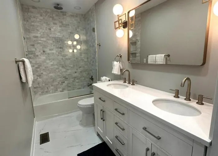 Сasa de vacaciones Brand New Build, D-town Views, Must Columbus