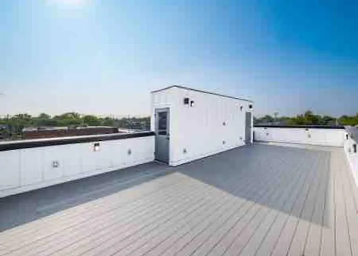 Brand New Build, D-town Views, Must Сasa de vacaciones