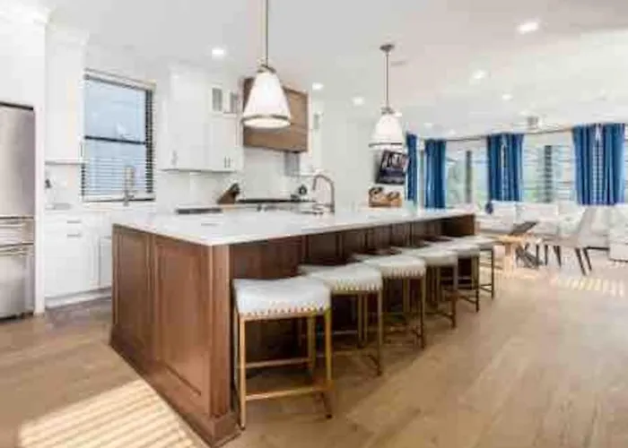 Brand New Build, D-town Views, Must